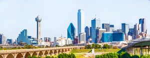 Grab some grub at the food trucks in downtown Dallas, Texas