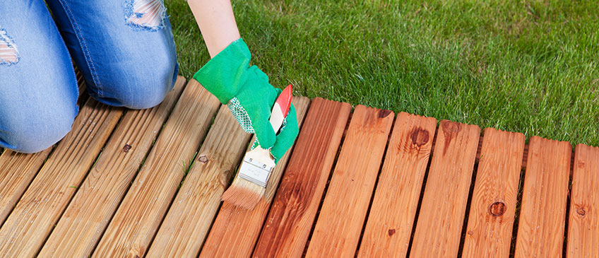 How to stain a deck